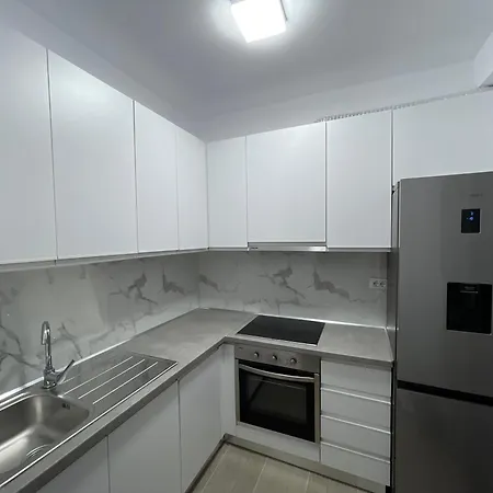 Modern Apartment In Central Vlorë Exterior foto