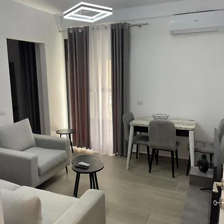 Modern Apartment In Central Vlorë Exterior foto
